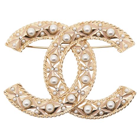 brooch chanel 2018|chanel brooch suppliers.